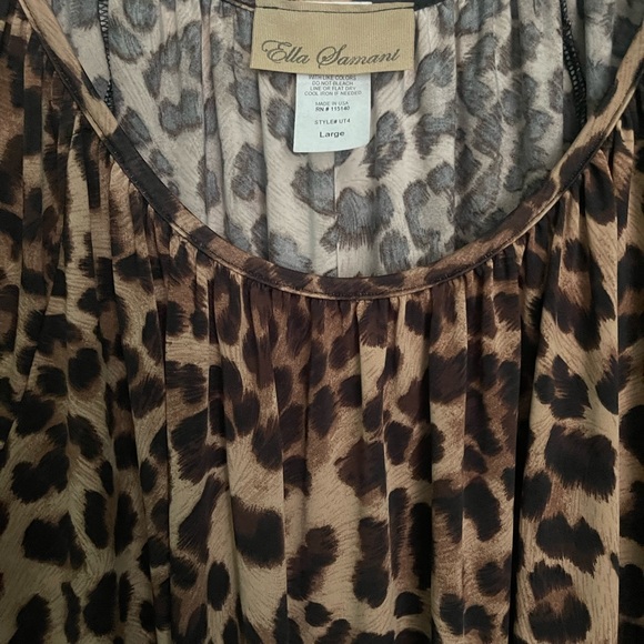 Ladies long sleeve polyester animal print blouse - Picture 2 of 4